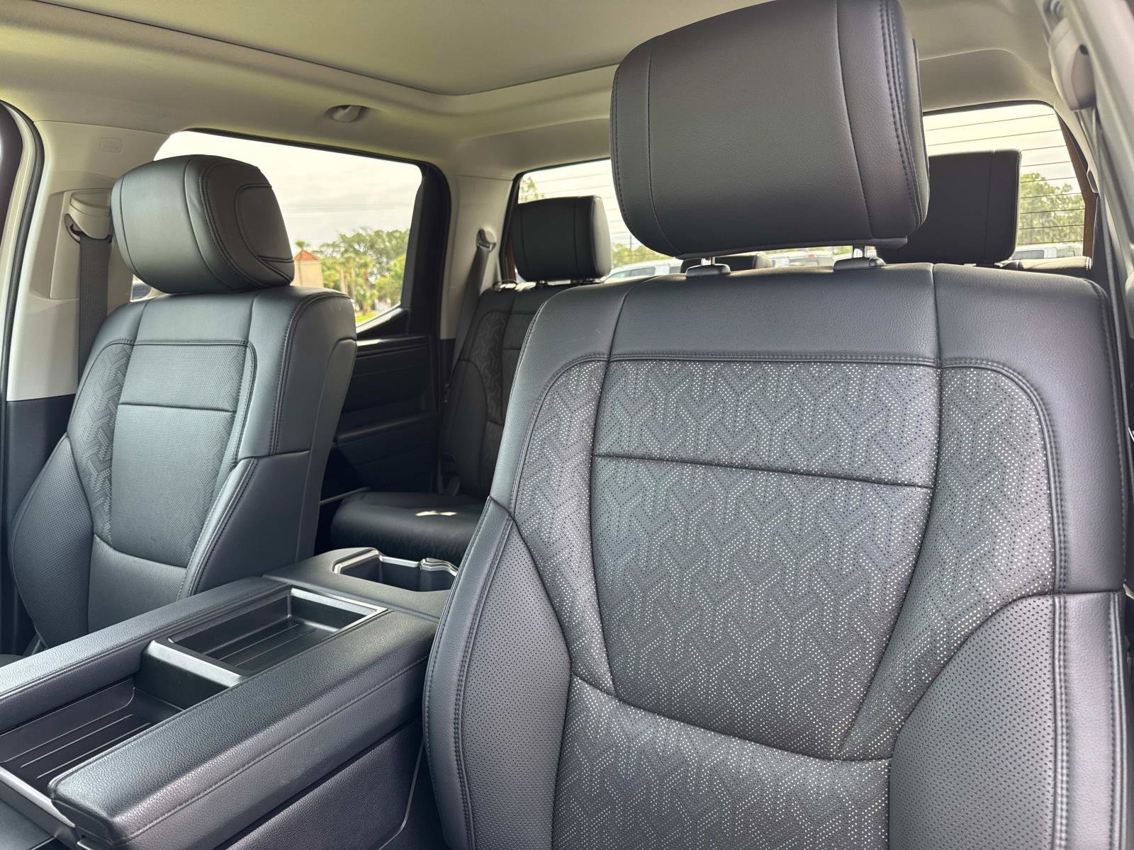 Used 2022 Toyota Tundra Limited AWD/4WD image 22