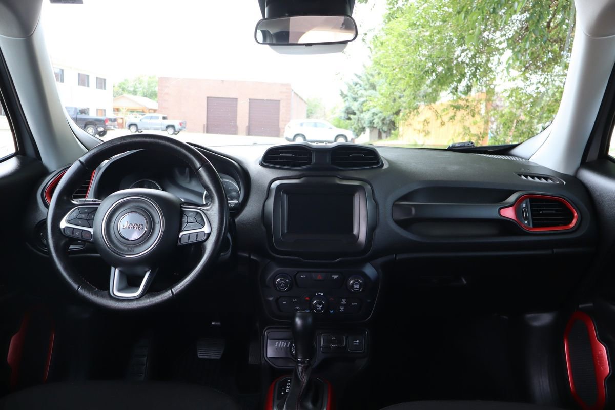 Used 2018 Jeep Renegade Trailhawk AWD/4WD image 16