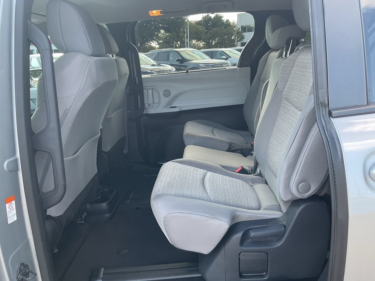 Used 2025 Toyota Sienna LE FWD image 11