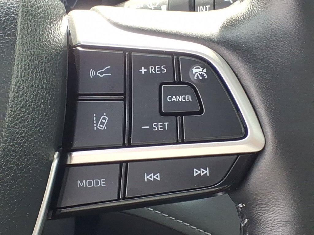Used 2023 Toyota Highlander Platinum AWD/4WD image 11