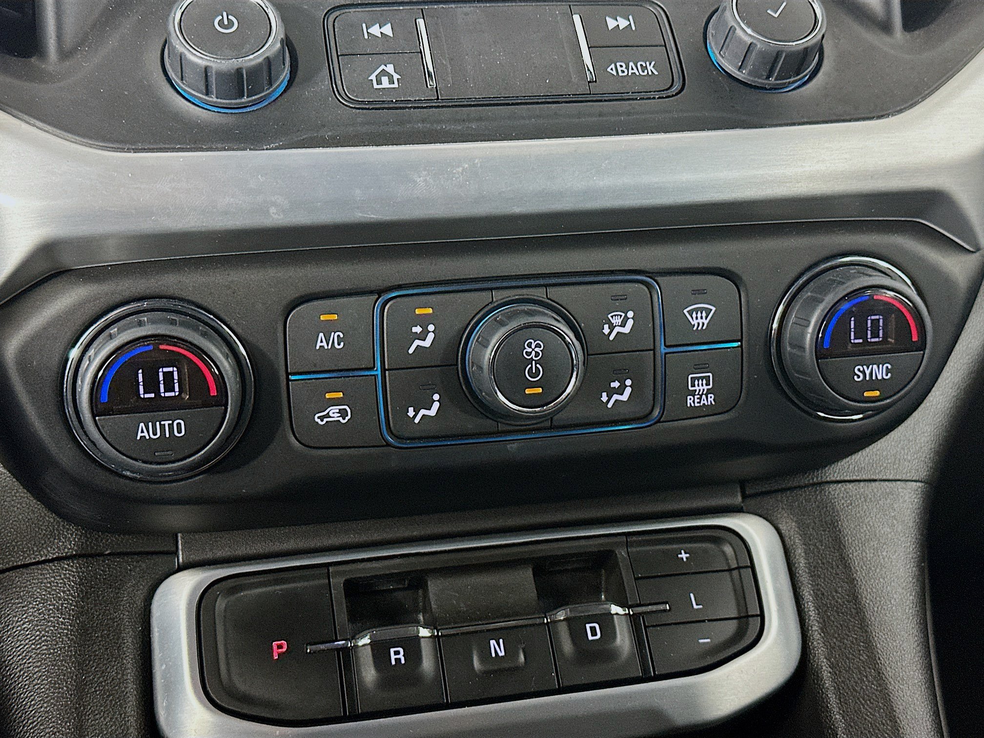 Used 2022 GMC Acadia SLE FWD image 23