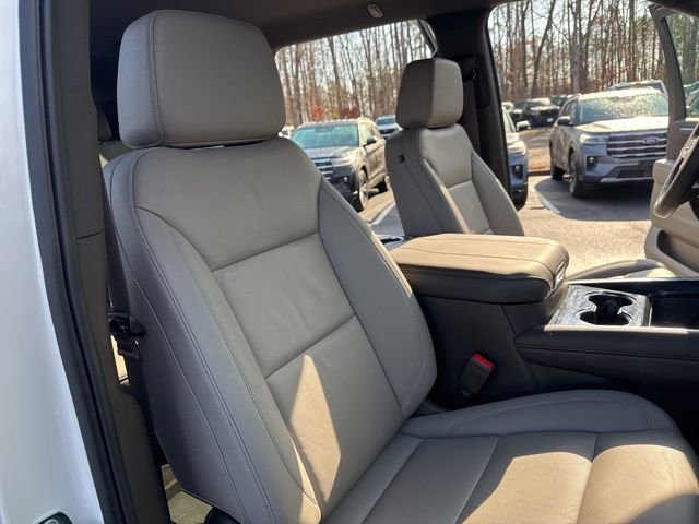 Used 2025 Chevrolet Tahoe Z71 w/ Comfort Package image 24