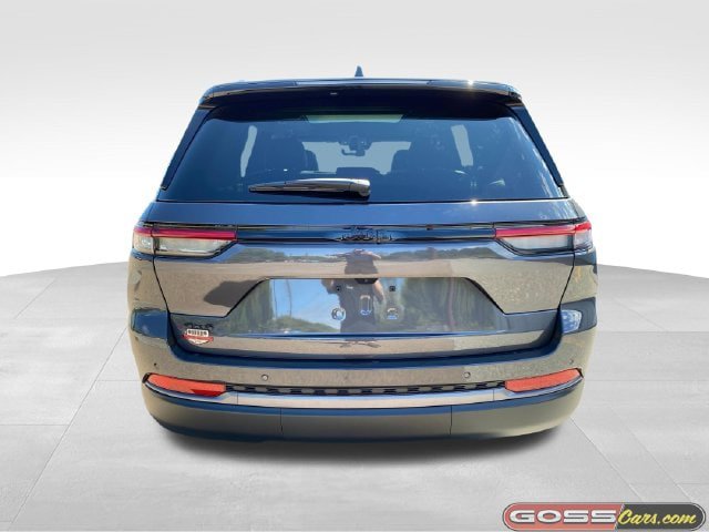 New 2026 Jeep Grand Cherokee Limited w/ Limited Altitude Package AWD/4WD image 4