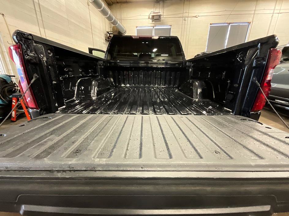 Used 2024 Chevrolet Silverado 1500 LT AWD/4WD image 14