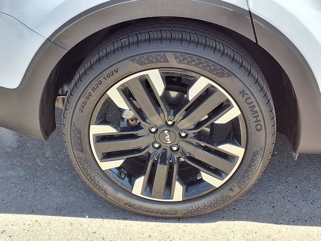 Used 2025 Kia Telluride SX image 9