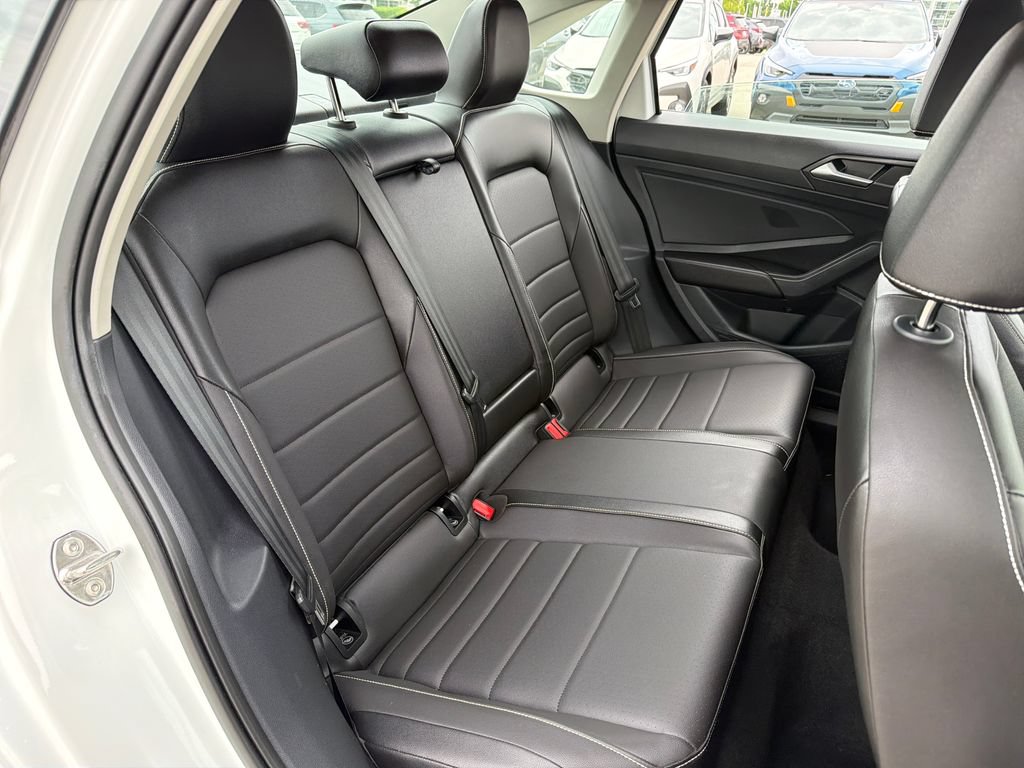 Certified 2023 Volkswagen Jetta SE w/ Panoramic Sunroof Package FWD image 24