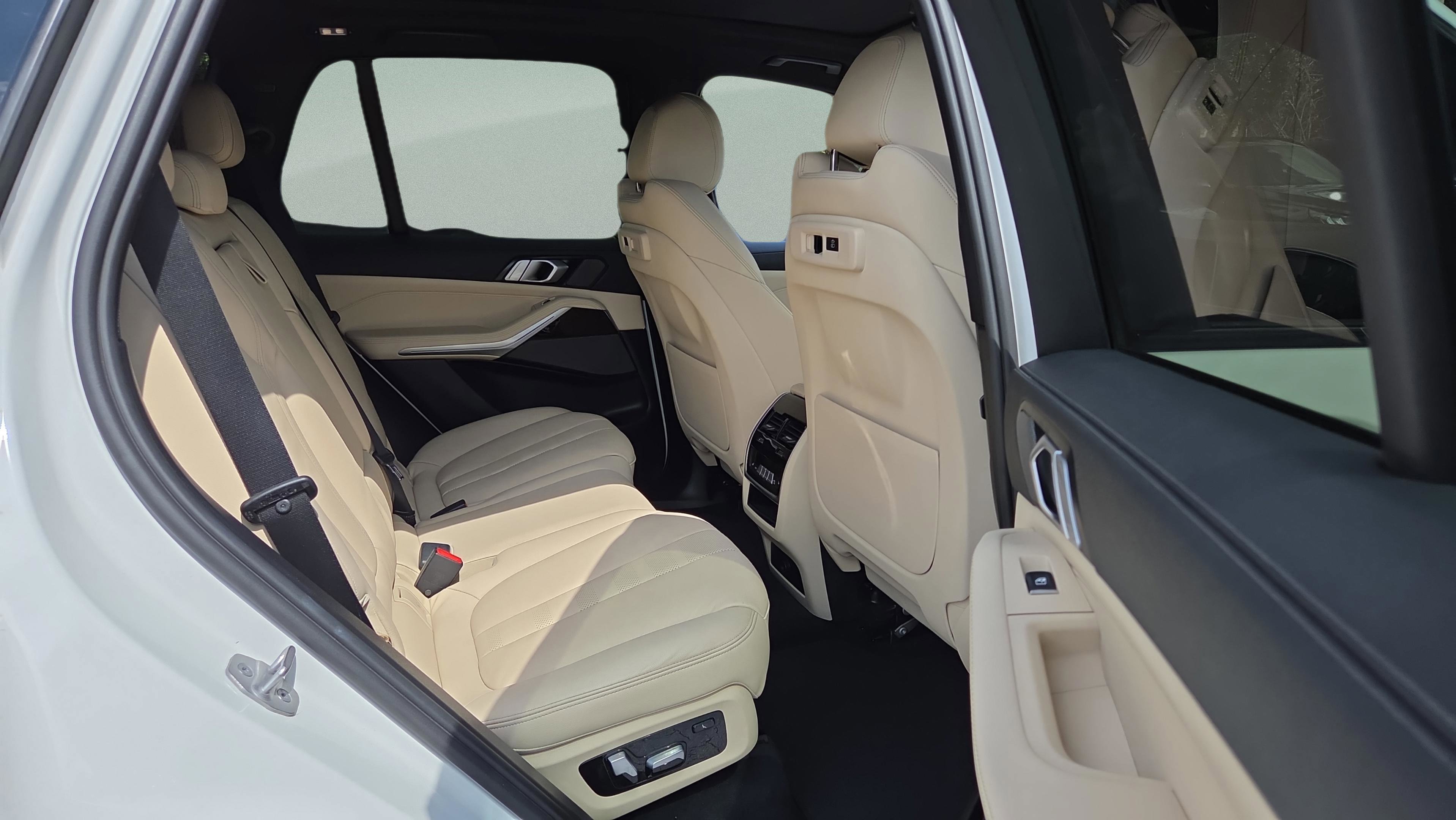 Used 2021 BMW X5 xDrive40i w/ M Sport Package image 20