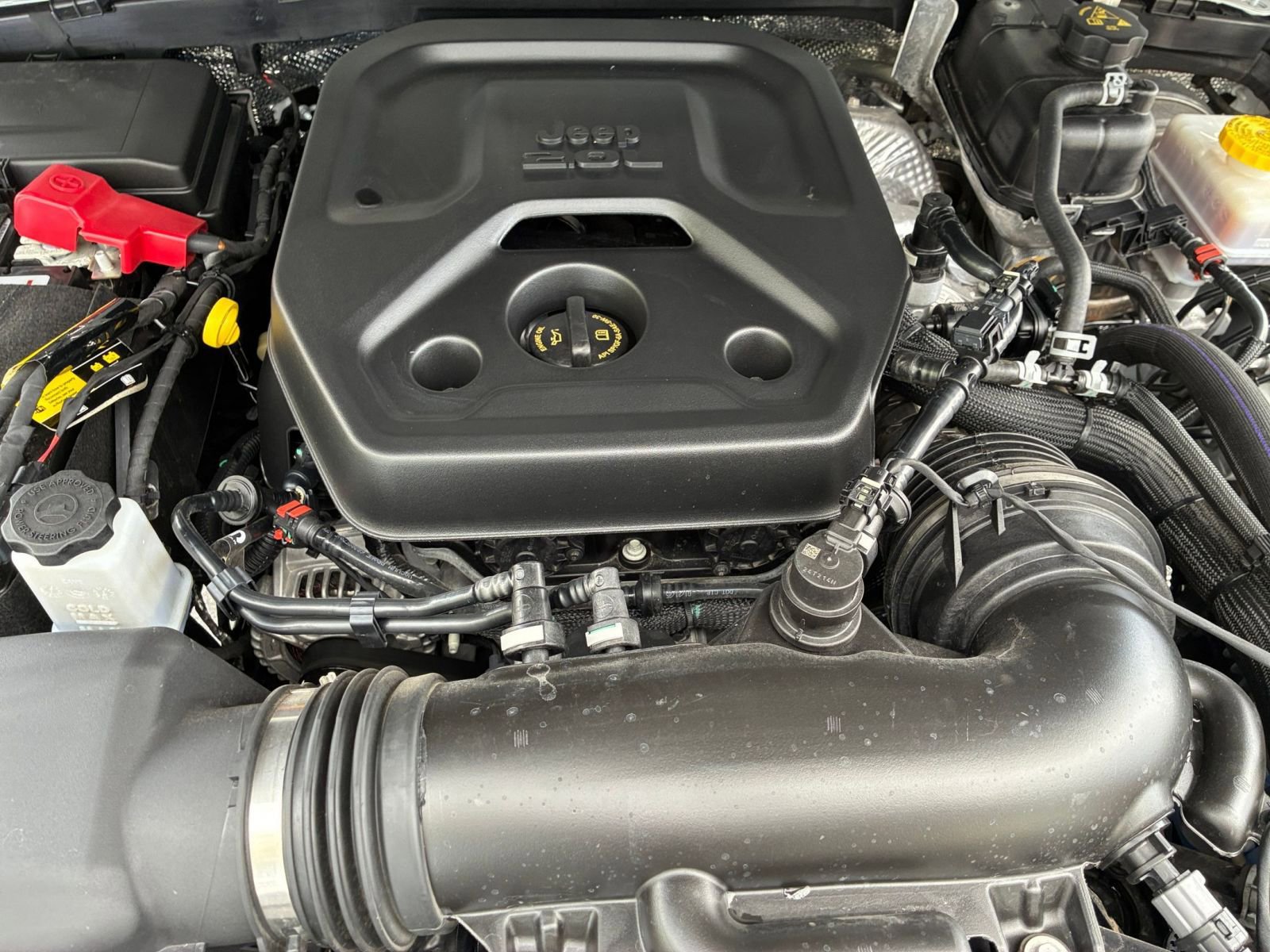 Used 2025 Jeep Wrangler Sport S image 31