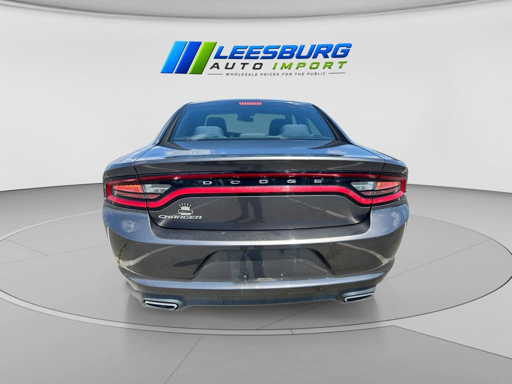 Used 2016 Dodge Charger SE RWD image 8