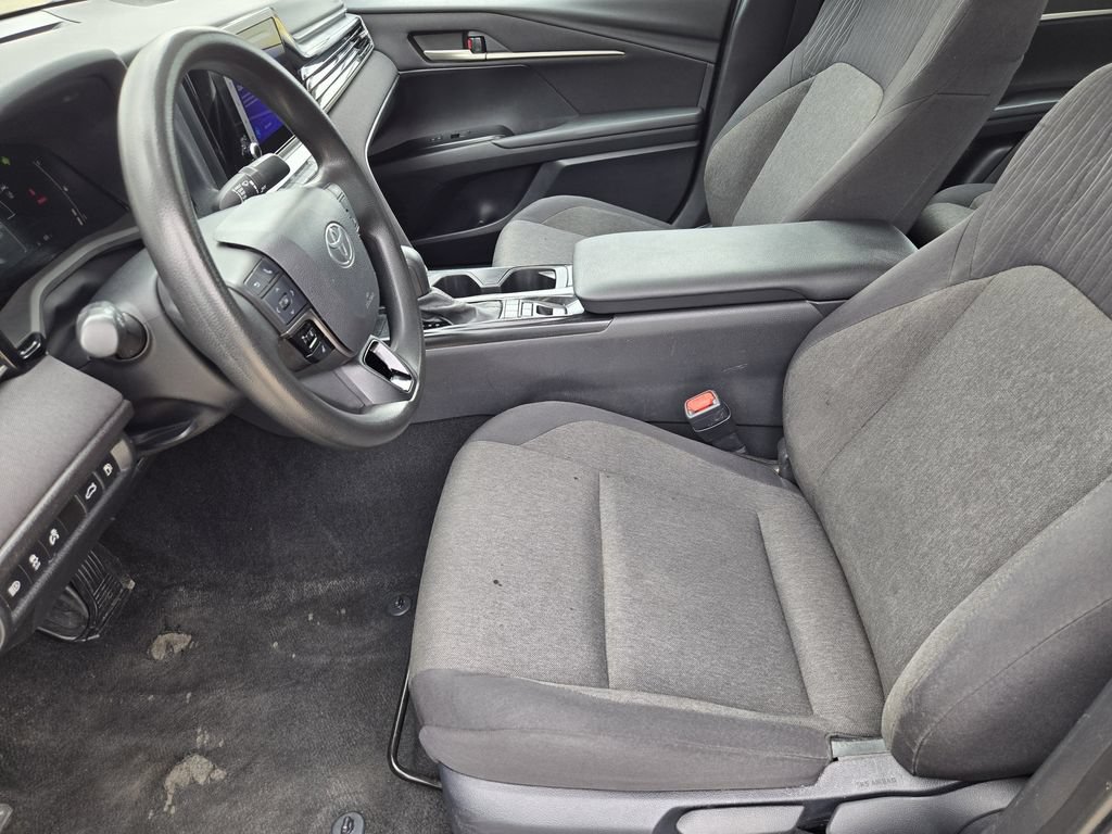 Used 2025 Toyota Camry LE FWD image 9