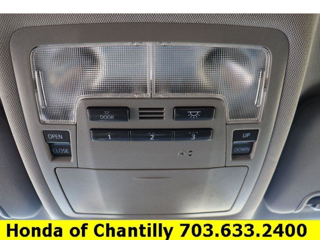 Used 2017 Toyota Highlander XLE image 18