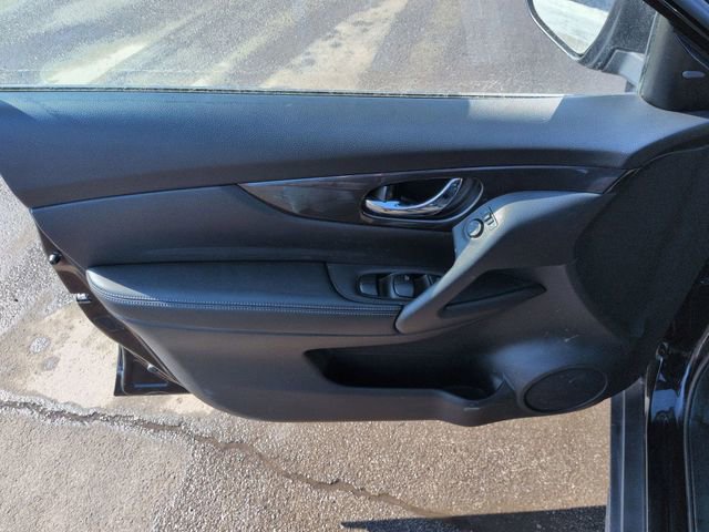 Used 2020 Nissan Rogue SV image 6