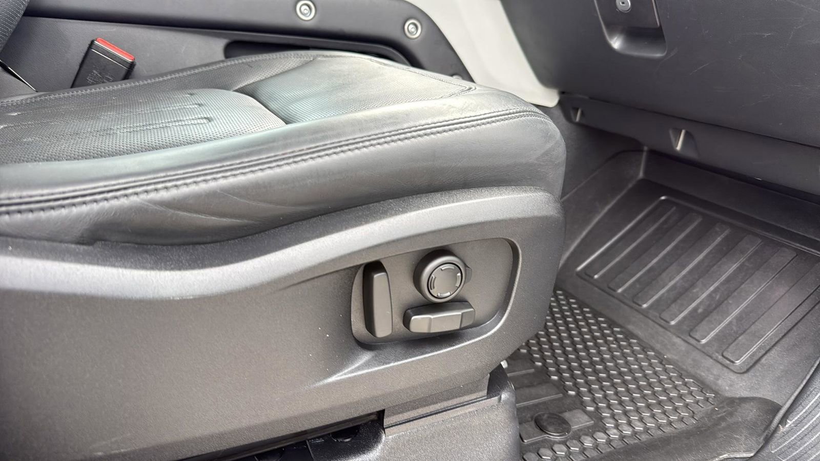 Used 2022 Land Rover Defender 110 XS Edition image 25