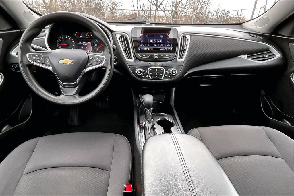 Used 2023 Chevrolet Malibu LT FWD image 14