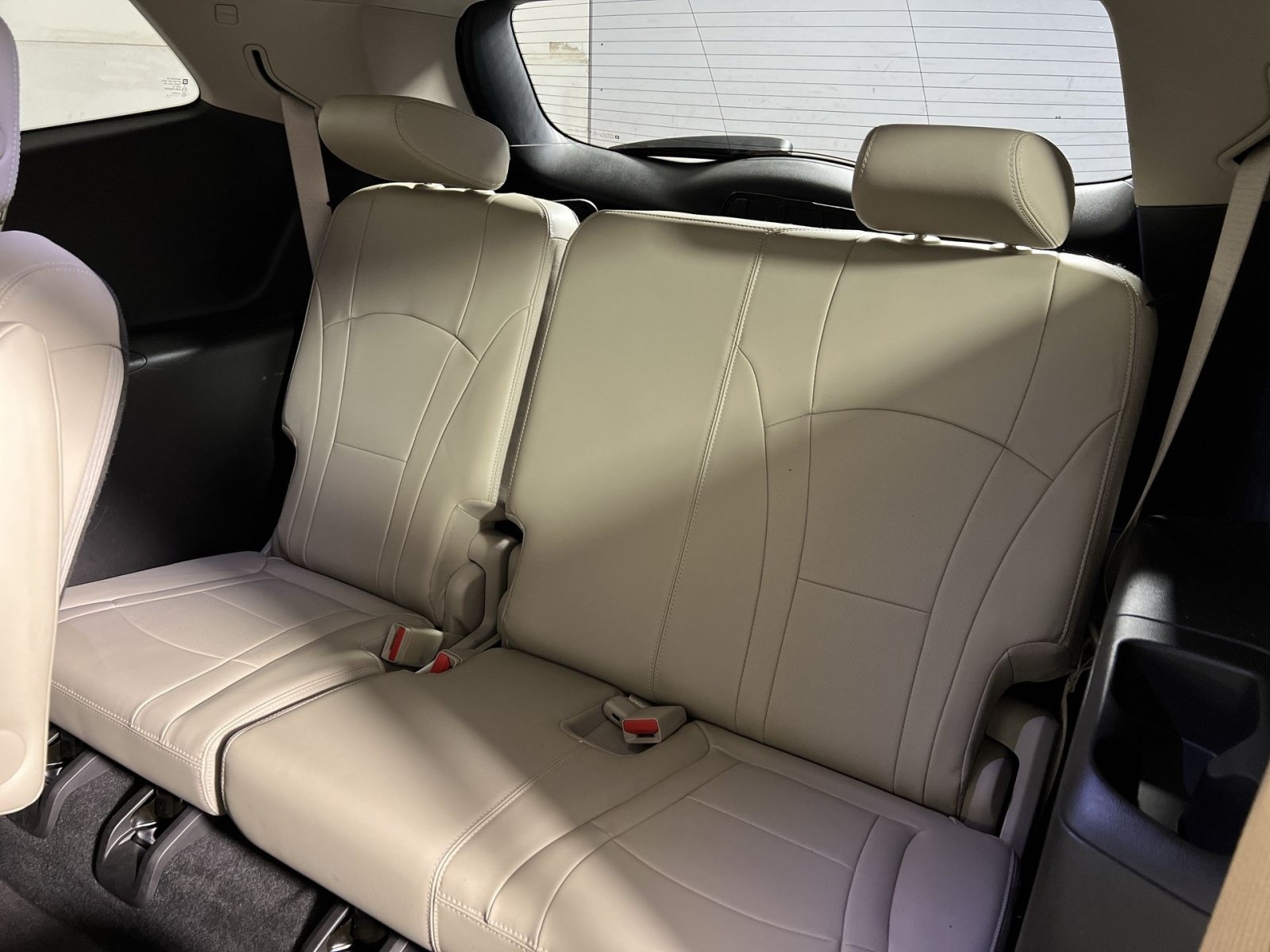 Used 2018 Buick Enclave Essence FWD image 24