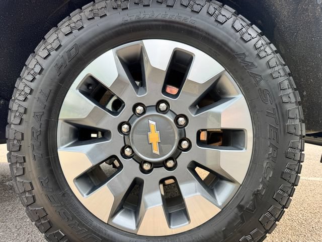 Used 2022 Chevrolet Silverado 2500 Custom w/ Custom Convenience Package AWD/4WD image 33
