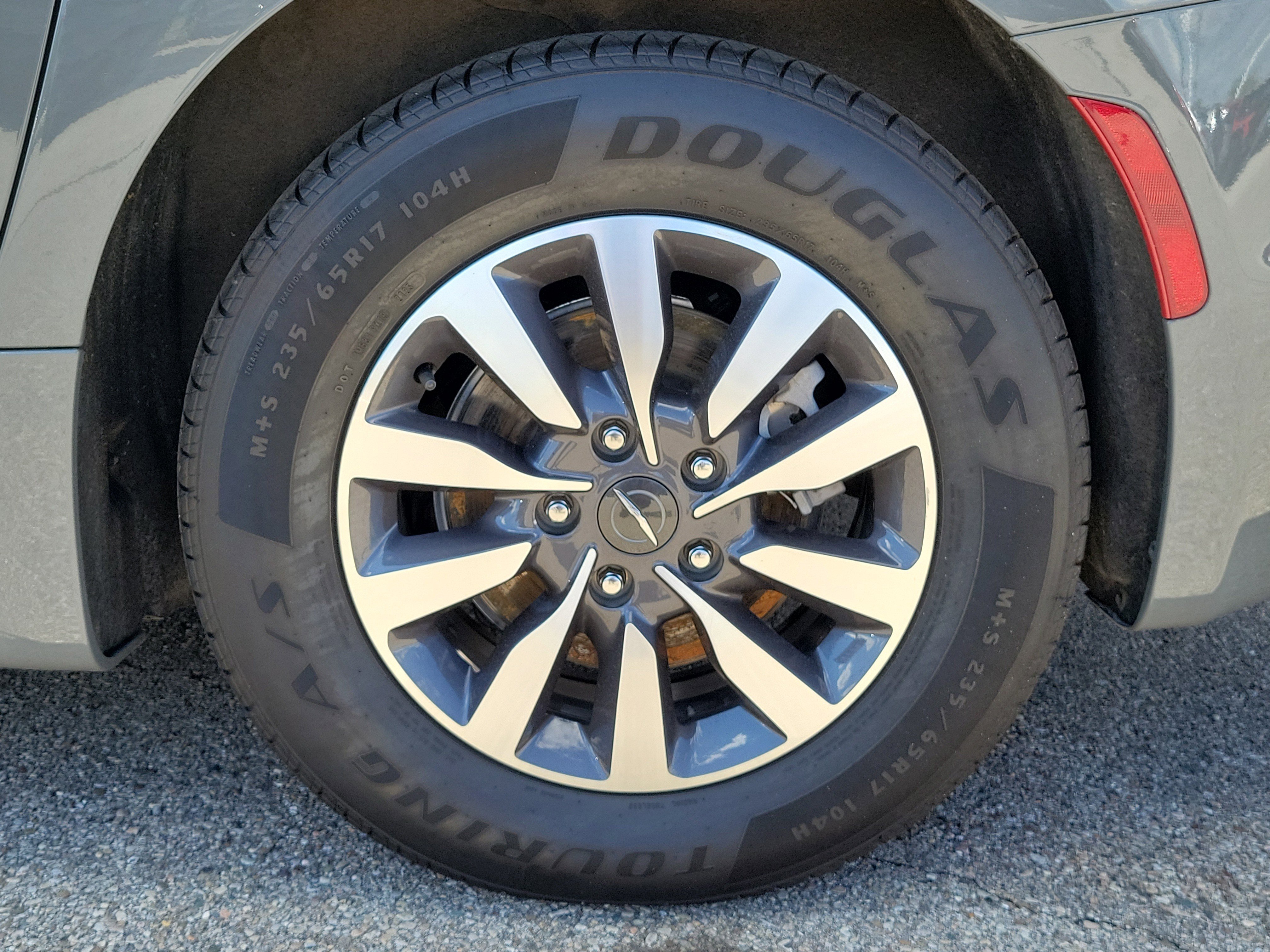 Used 2023 Chrysler Pacifica Touring-L FWD image 5