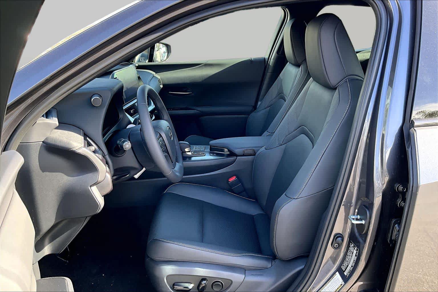 New 2026 Lexus UX 300h AWD w/ Cold Area Package image 18