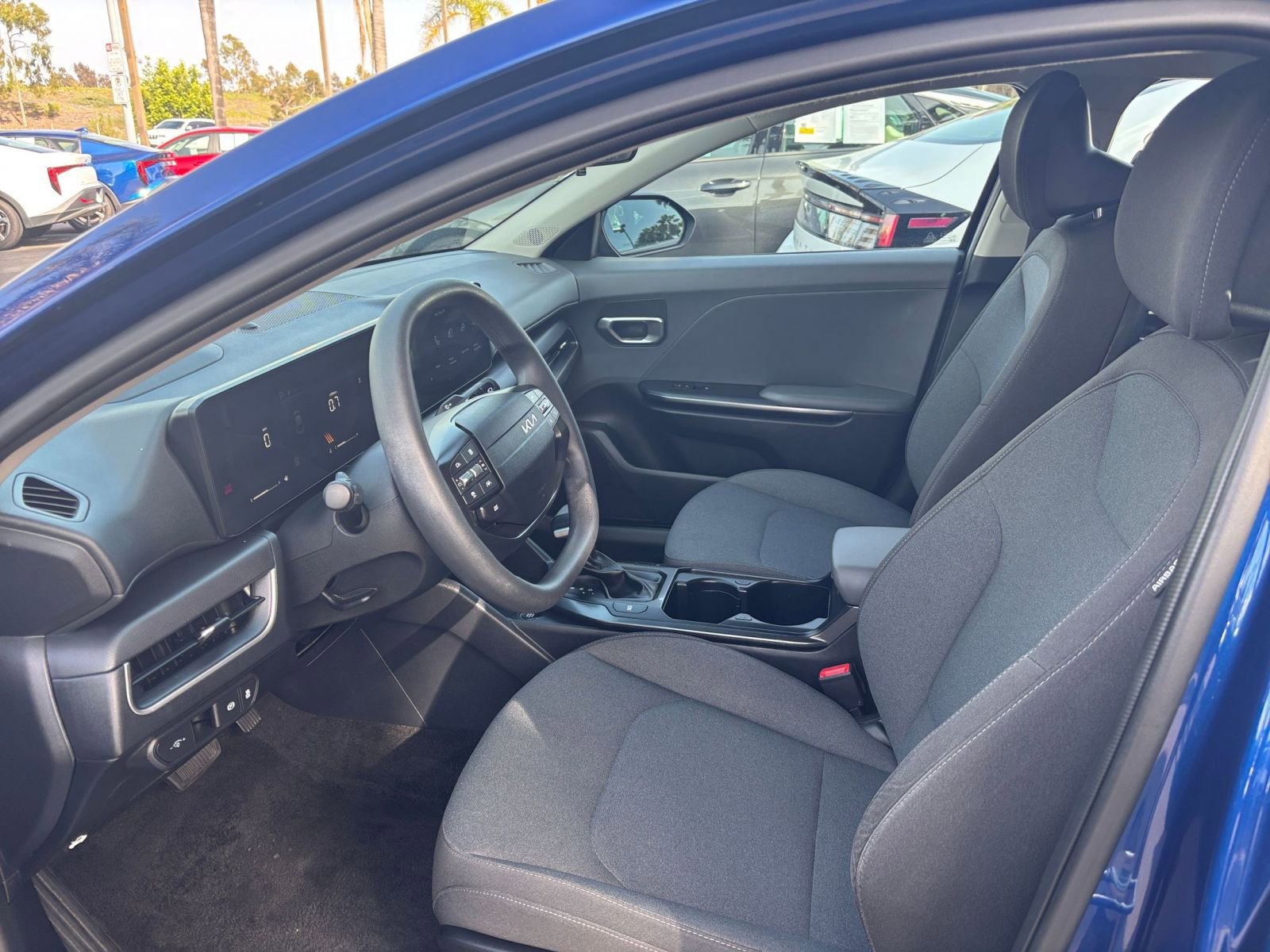 Used 2025 Kia K4 FWD image 24