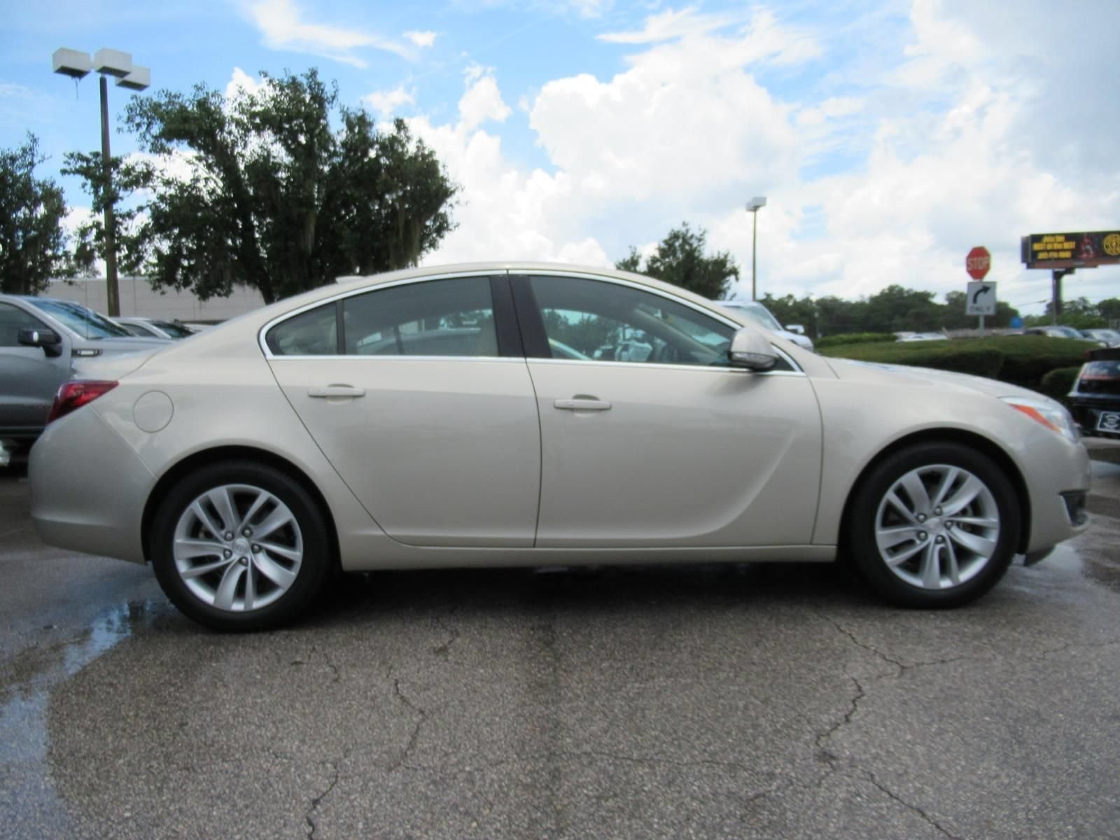 Used 2015 Buick Regal Premium FWD image 2