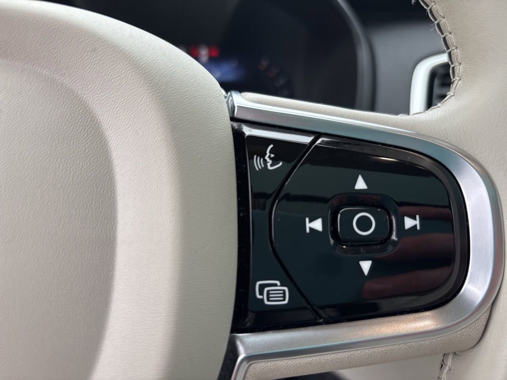 Certified 2023 Volvo XC90 B6 Plus w/ Protection Package Premier image 23