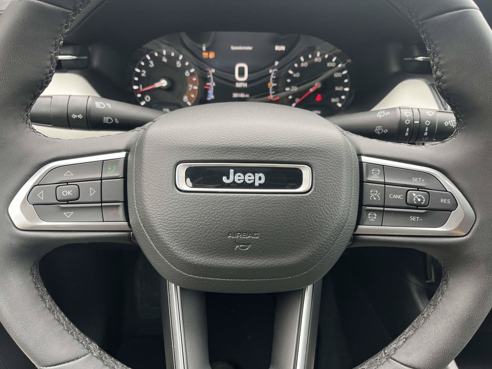 Used 2025 Jeep Compass Limited AWD/4WD image 17