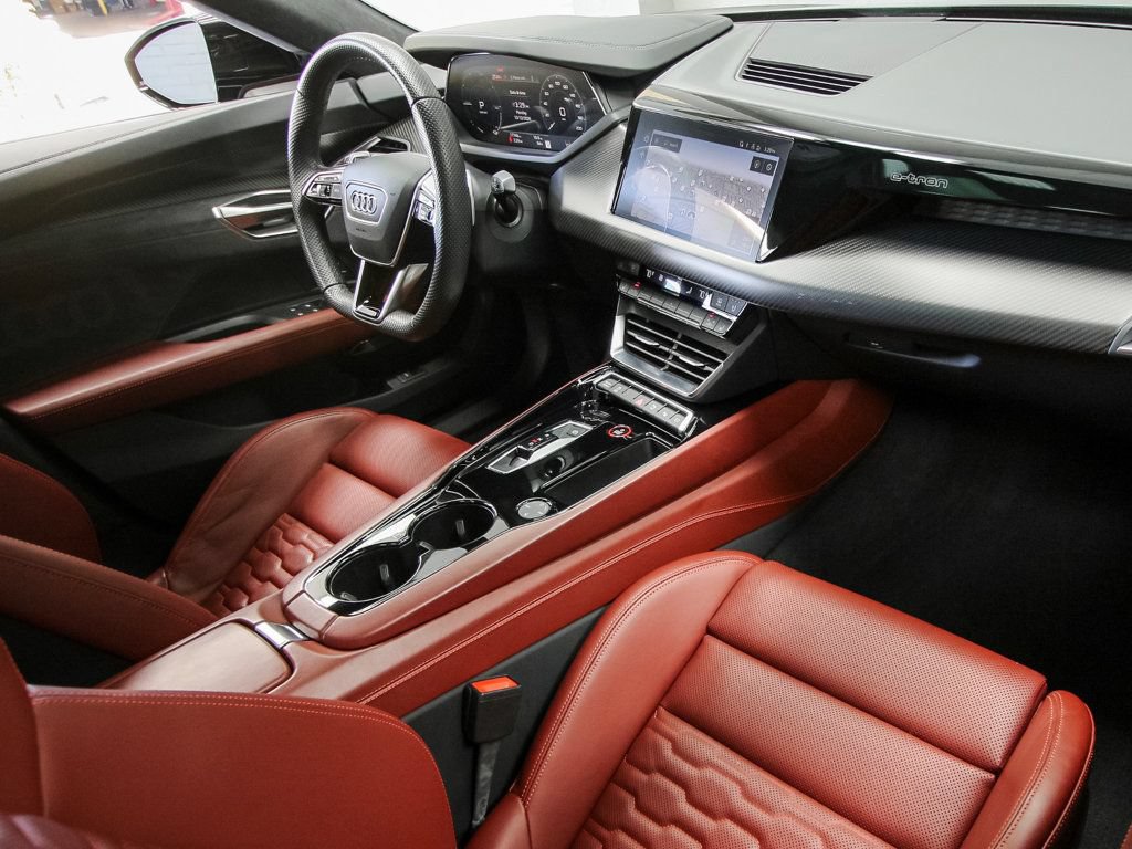 Used 2024 Audi e-tron GT Prestige AWD/4WD image 21