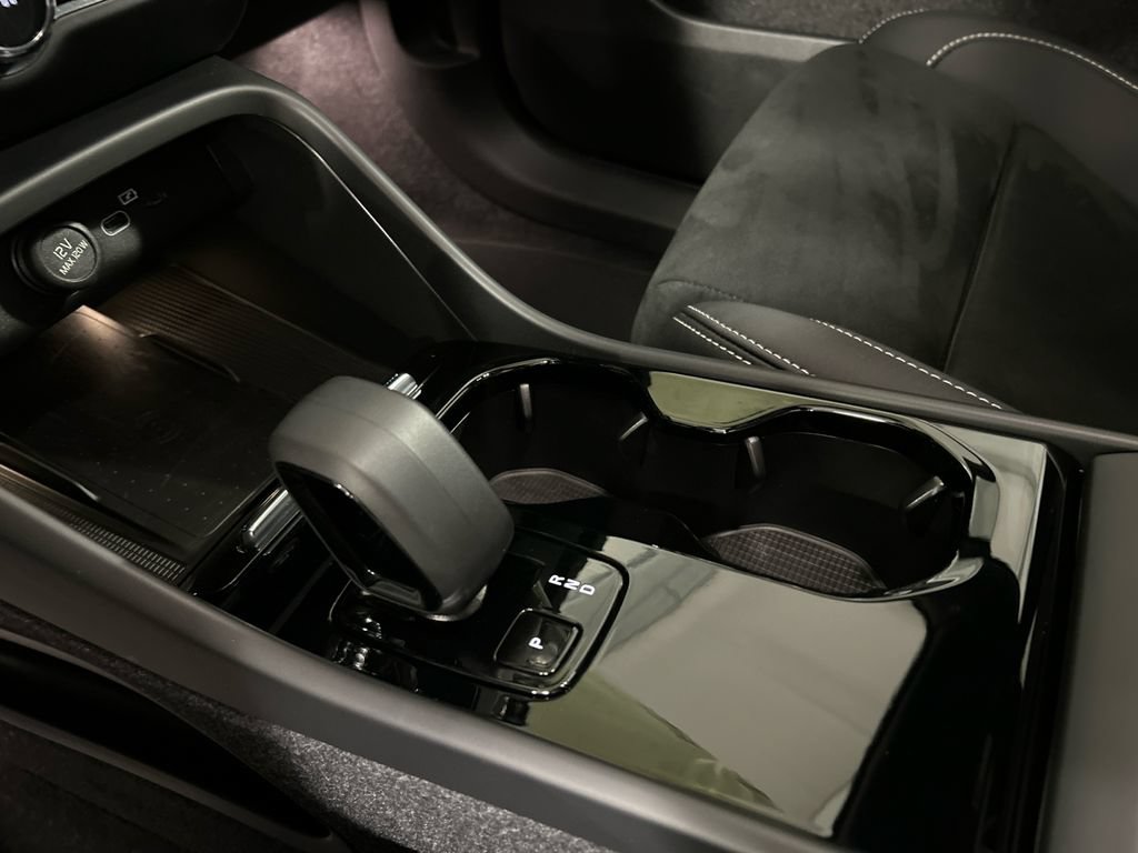 Certified 2023 Volvo C40 P8 Recharge Ultimate AWD/4WD image 19