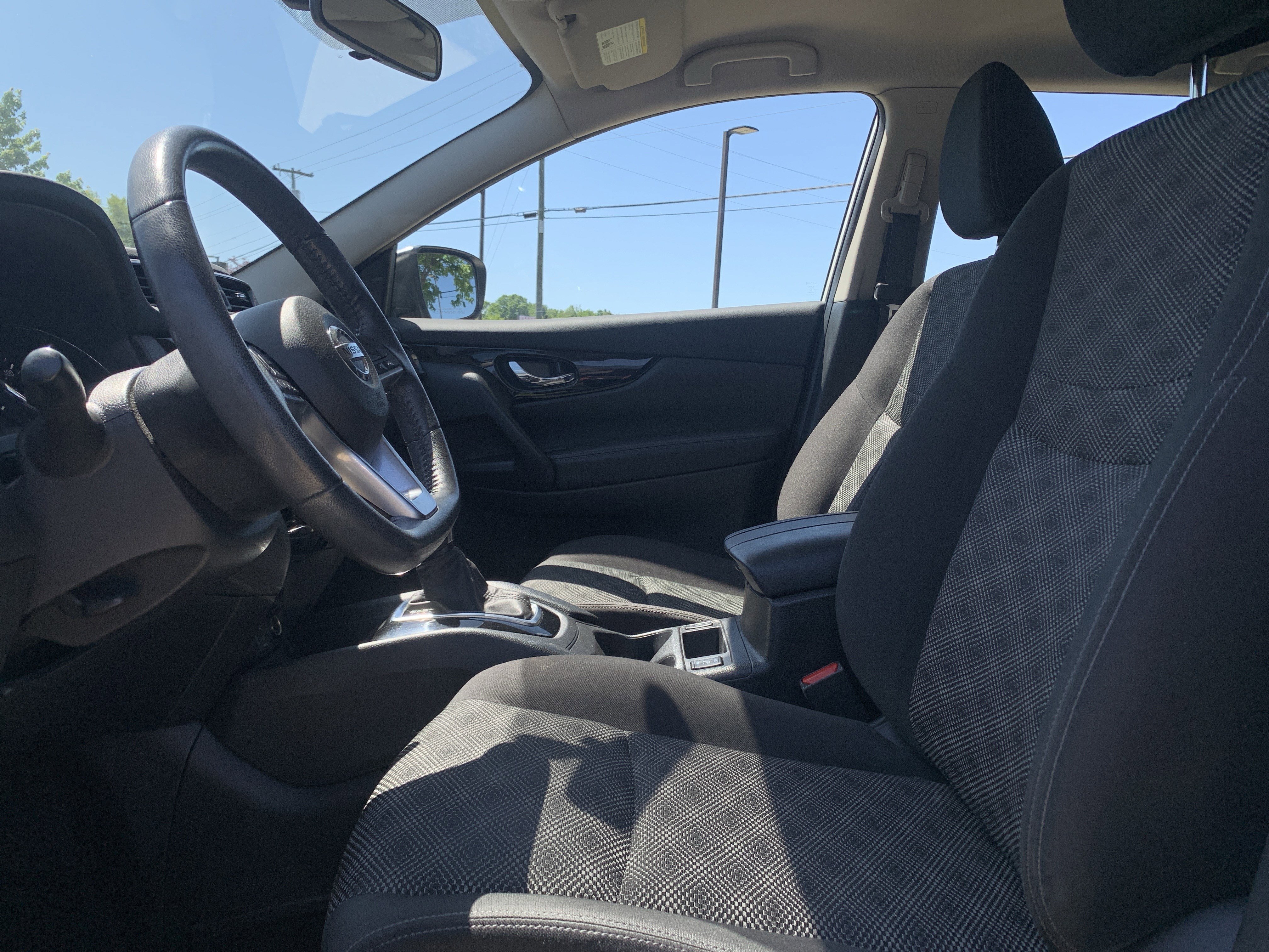 Used 2017 Nissan Rogue Sport SV w/ SV Premium Package FWD image 16