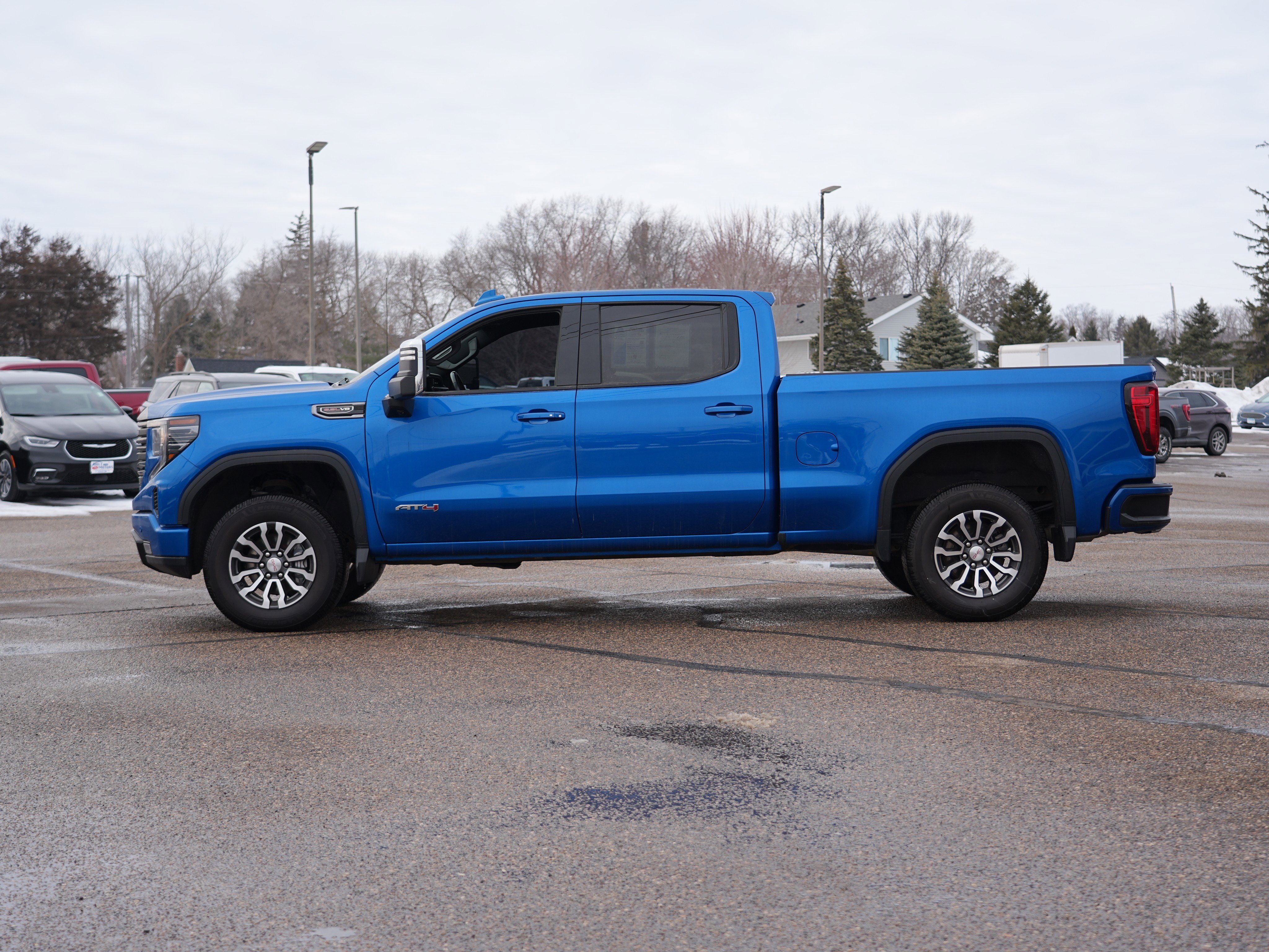 Used 2023 GMC Sierra 1500 AT4 w/ Technology Package AWD/4WD image 7