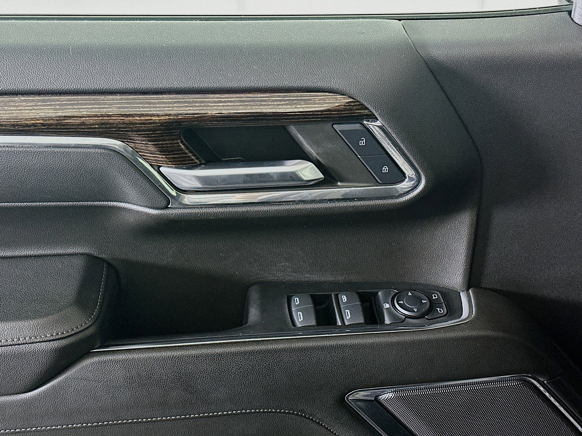 Used 2024 GMC Sierra 1500 Elevation image 15