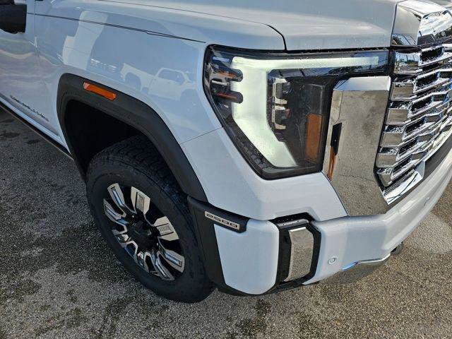 New 2026 GMC Sierra 2500 Denali w/ Denali Reserve Package image 12