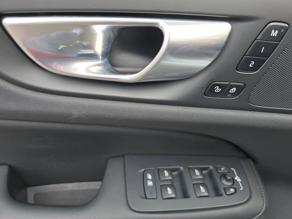 Certified 2024 Volvo S60 B5 Plus FWD image 23