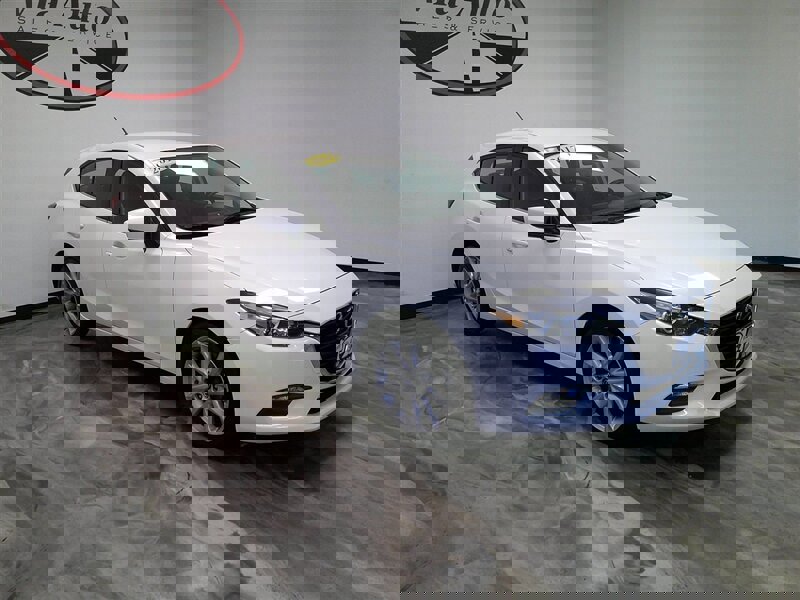 Used 2017 MAZDA MAZDA3 Touring image 4