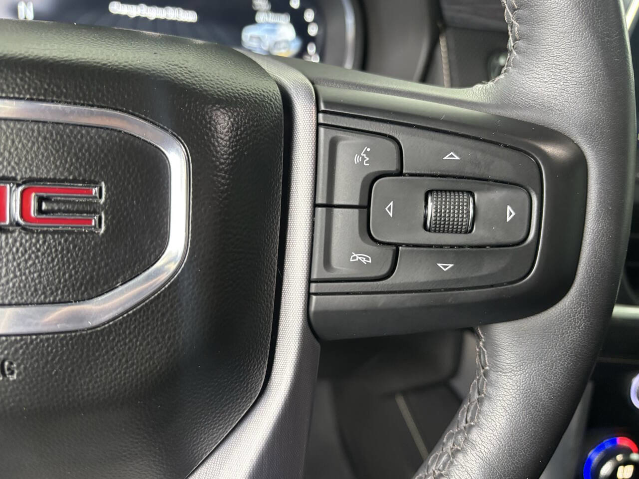 Used 2022 GMC Yukon XL SLT w/ SLT Luxury Package image 20