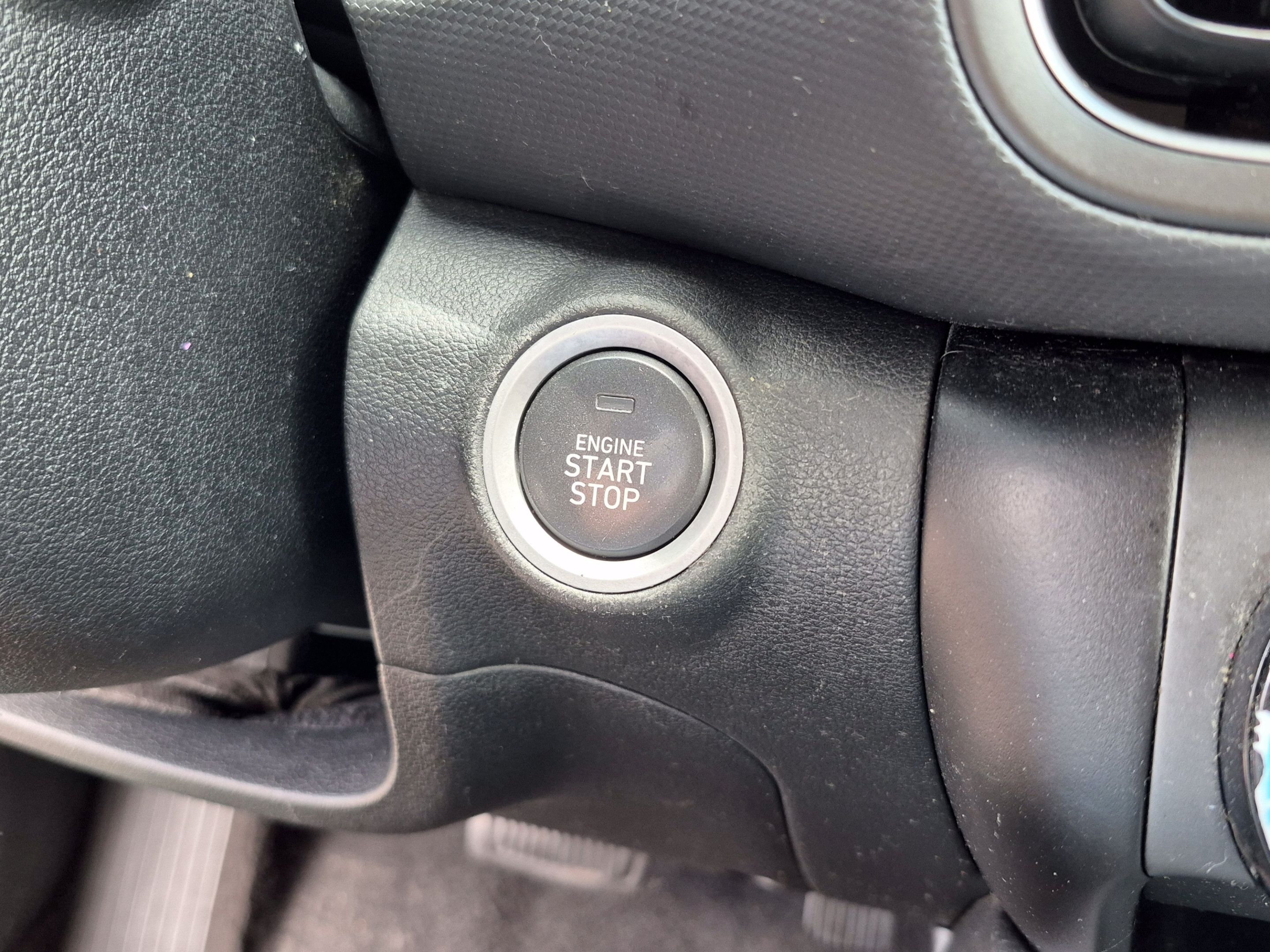 Certified 2022 Hyundai Kona SEL w/ Cargo Package FWD image 28