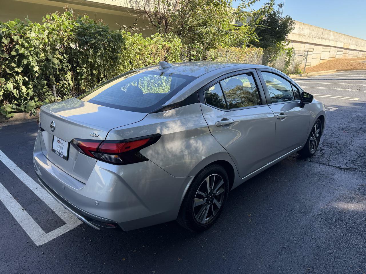 Used 2021 Nissan Versa SV FWD image 5