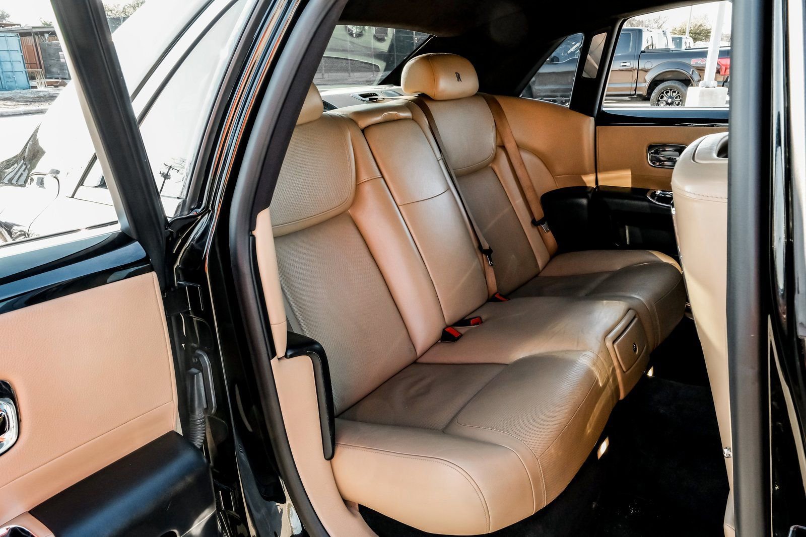 Used 2015 Rolls-Royce Ghost RWD image 43