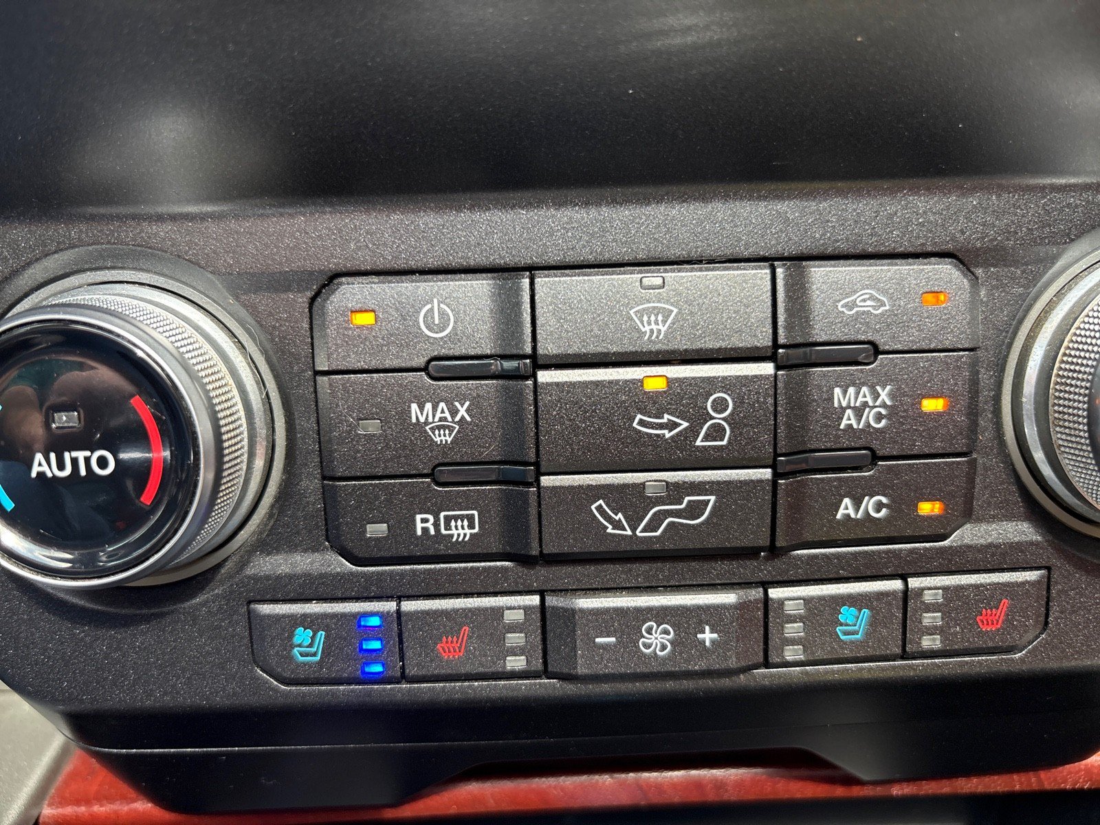 Used 2019 Ford F150 King Ranch w/ Equipment Group 601A Luxury AWD/4WD image 18