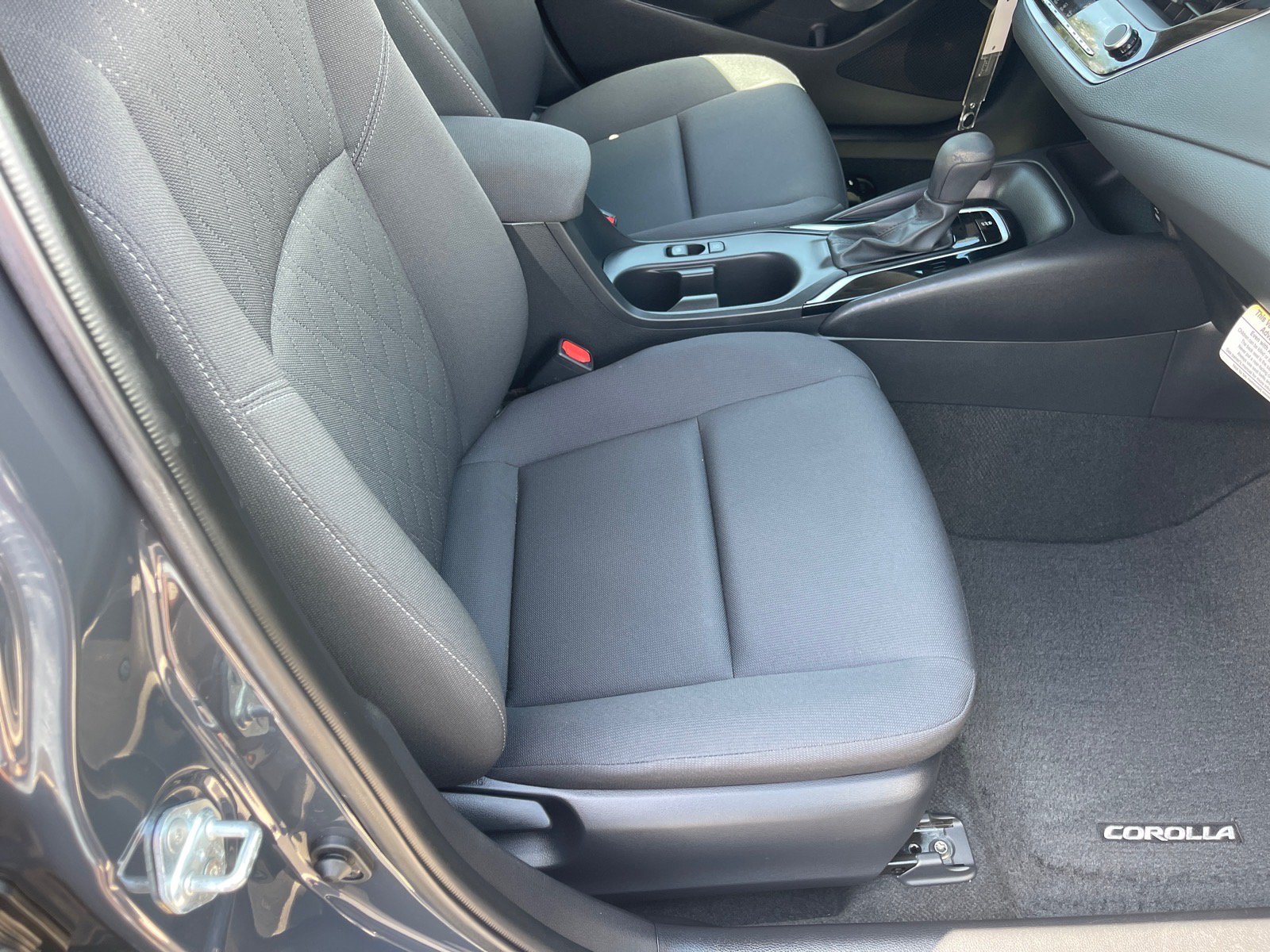 Used 2024 Toyota Corolla LE FWD image 19