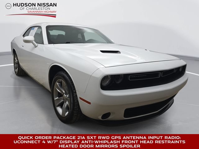 Used 2019 Dodge Challenger SXT RWD image 1