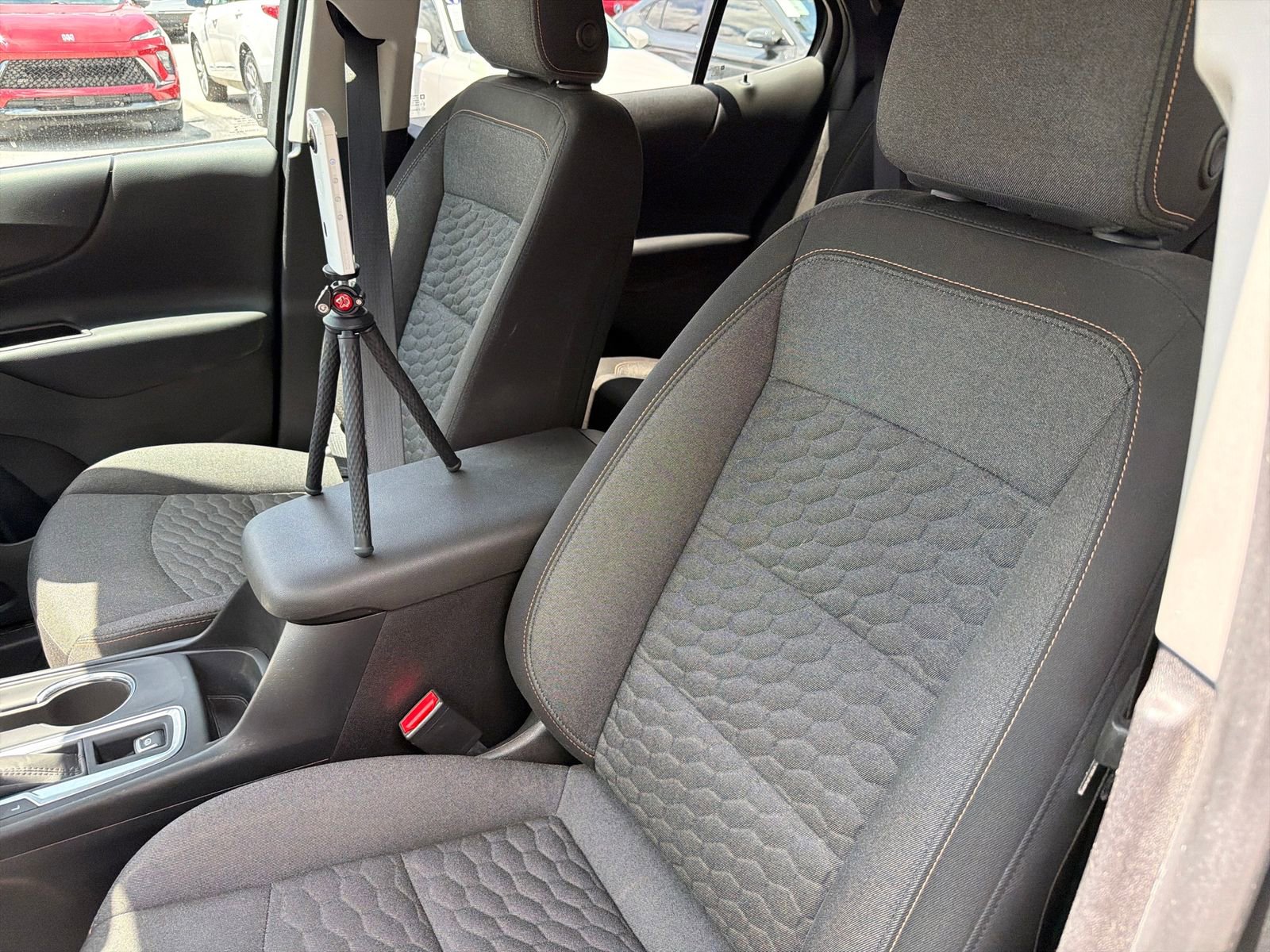 Used 2018 Chevrolet Equinox LT FWD image 22