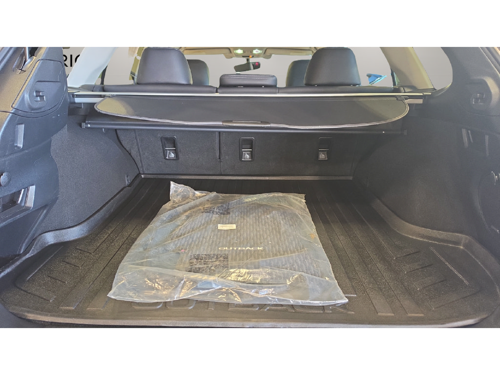 Used 2018 Subaru Outback 3.6R Limited AWD/4WD image 21