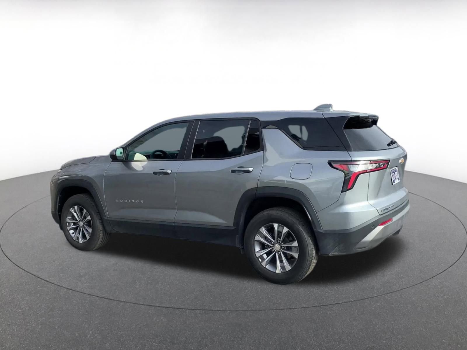 Used 2025 Chevrolet Equinox LT image 10