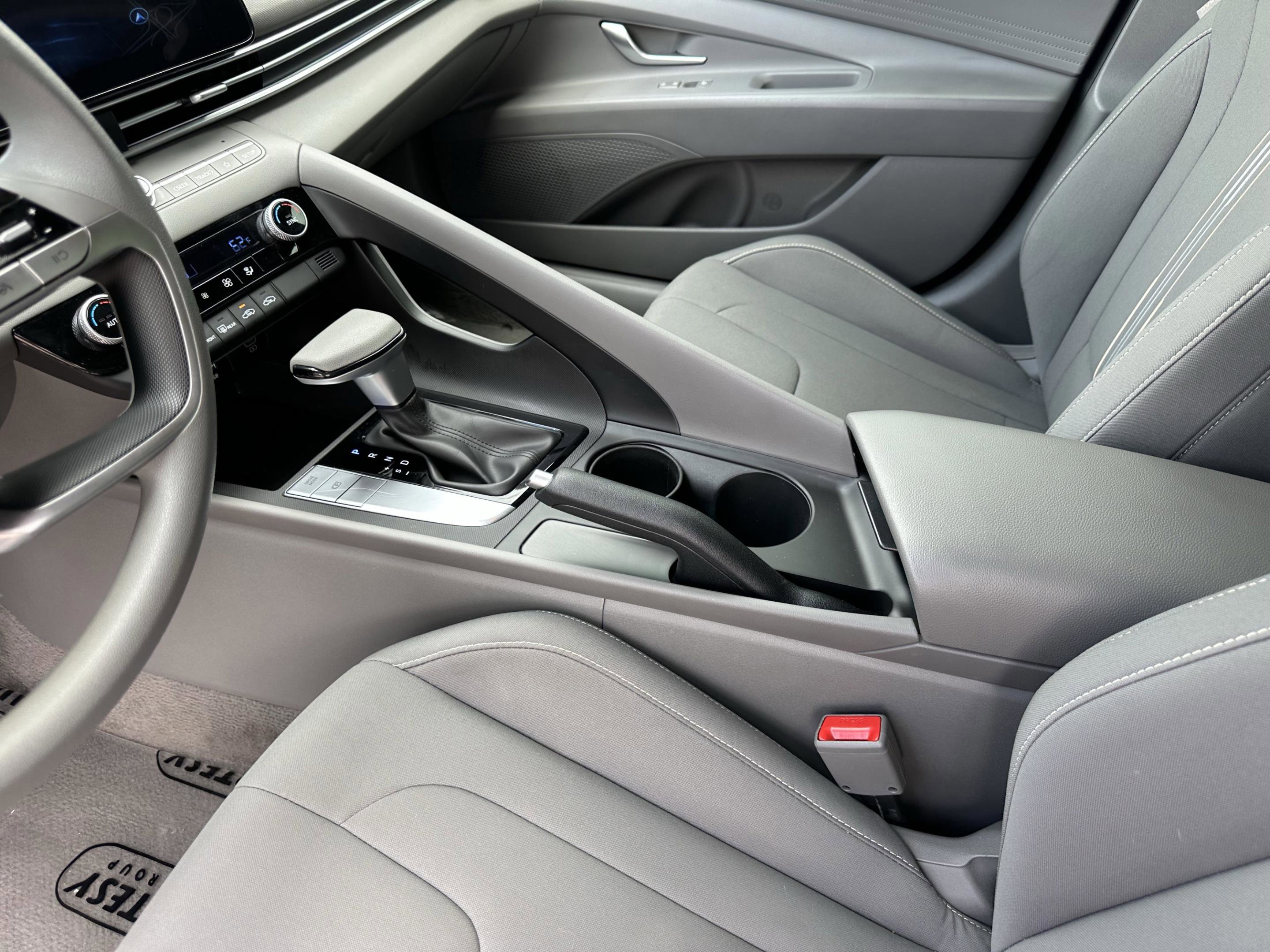 Certified 2024 Hyundai Elantra SEL image 20