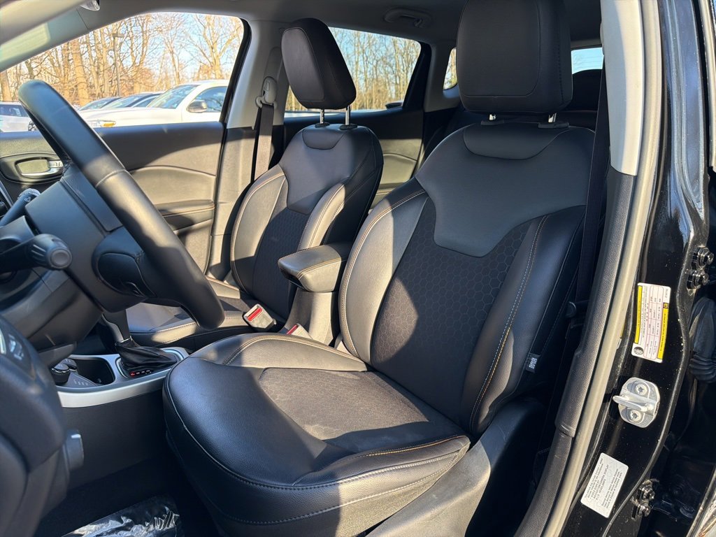 Used 2018 Jeep Compass Latitude w/ Popular Equipment Group image 15