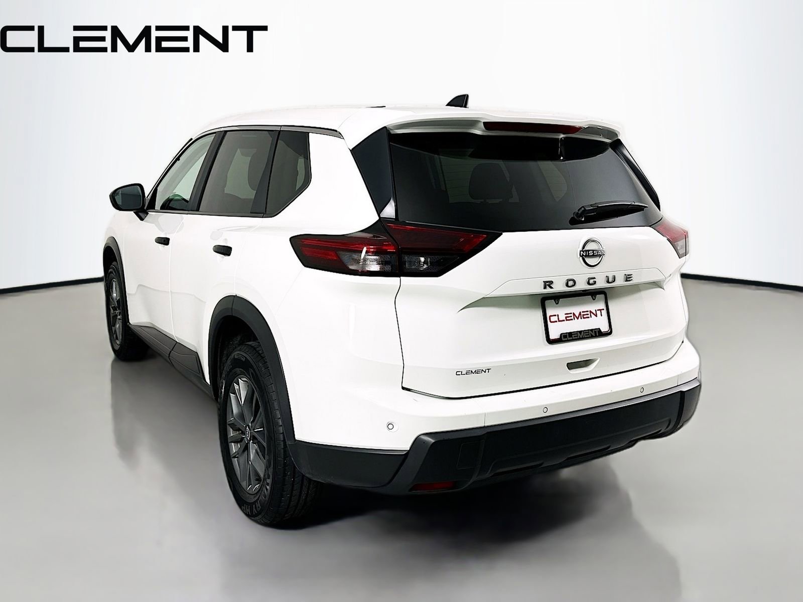 Used 2024 Nissan Rogue S image 8