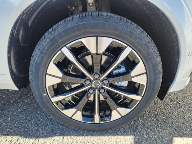 New 2026 Volvo XC60 B5 Plus w/ Climate Package AWD/4WD image 18
