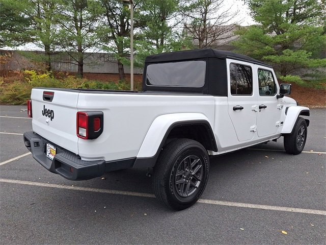 Used 2024 Jeep Gladiator Sport image 12