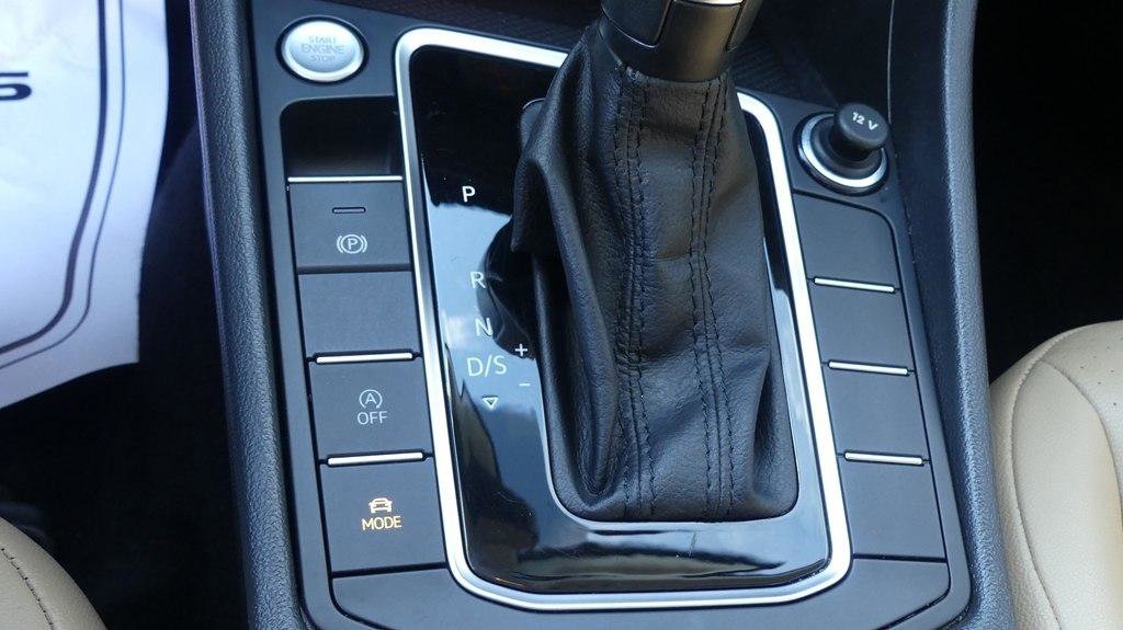 Used 2020 Volkswagen Jetta SEL image 25